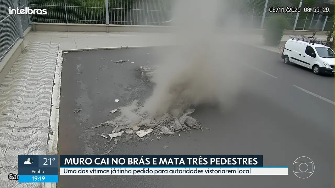 Muro desaba no Brás e mata três pessoas após ônibus atingir estrutura